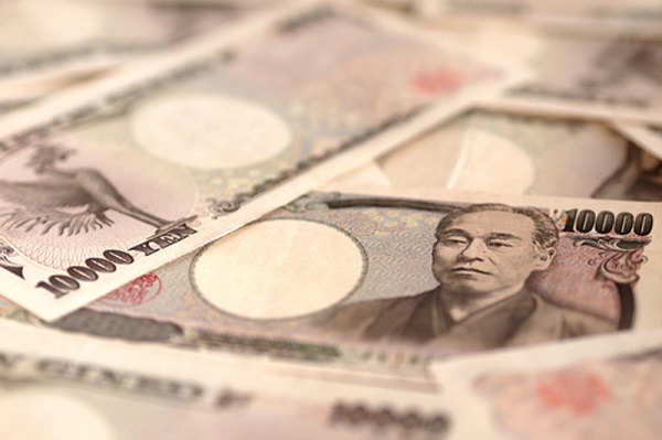 金价小幅震荡，等待美联储利率决议